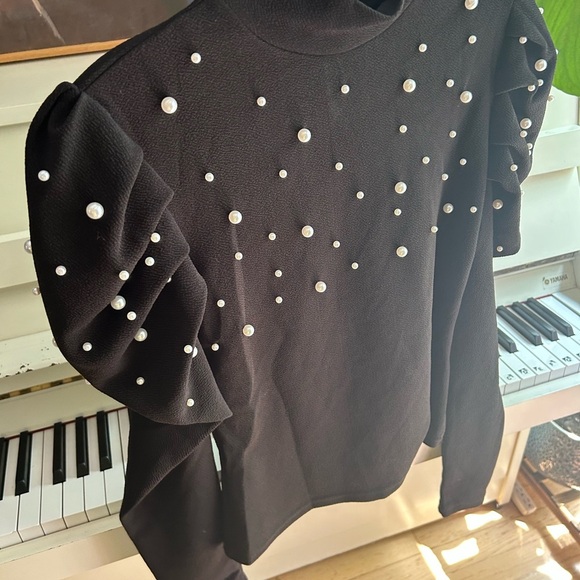 Elegant Black Pearl-Embellished Women's Top M - Picture 7 of 16